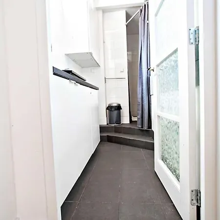 Square House Centre