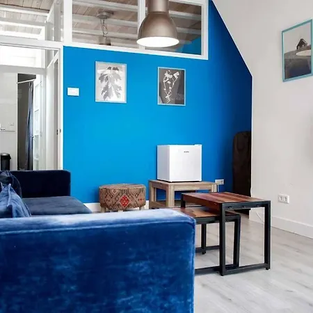 Square House Centre Apartamento *