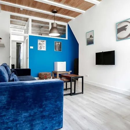 Square House Centre *